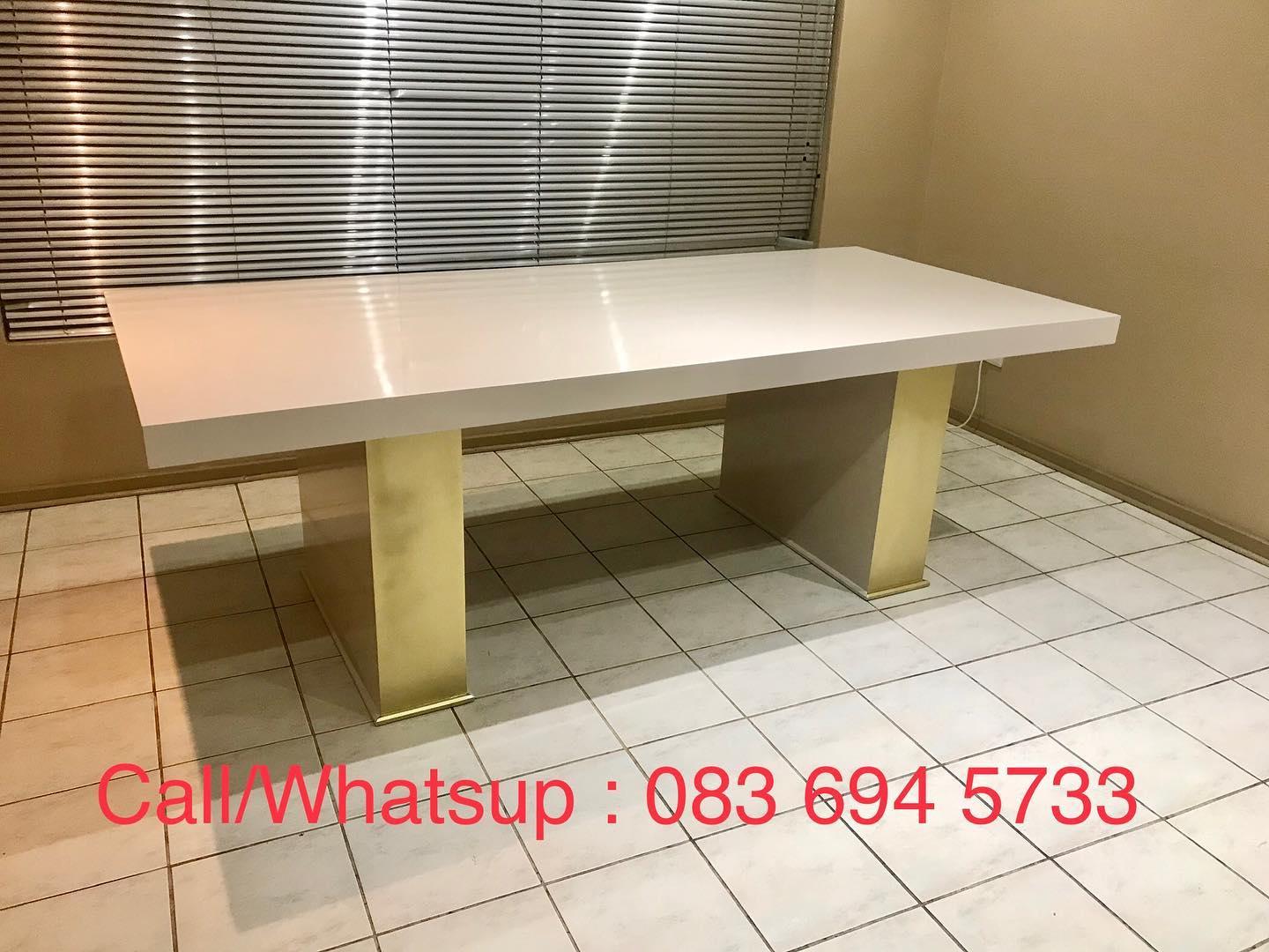 Zaakirah Dinning Table
